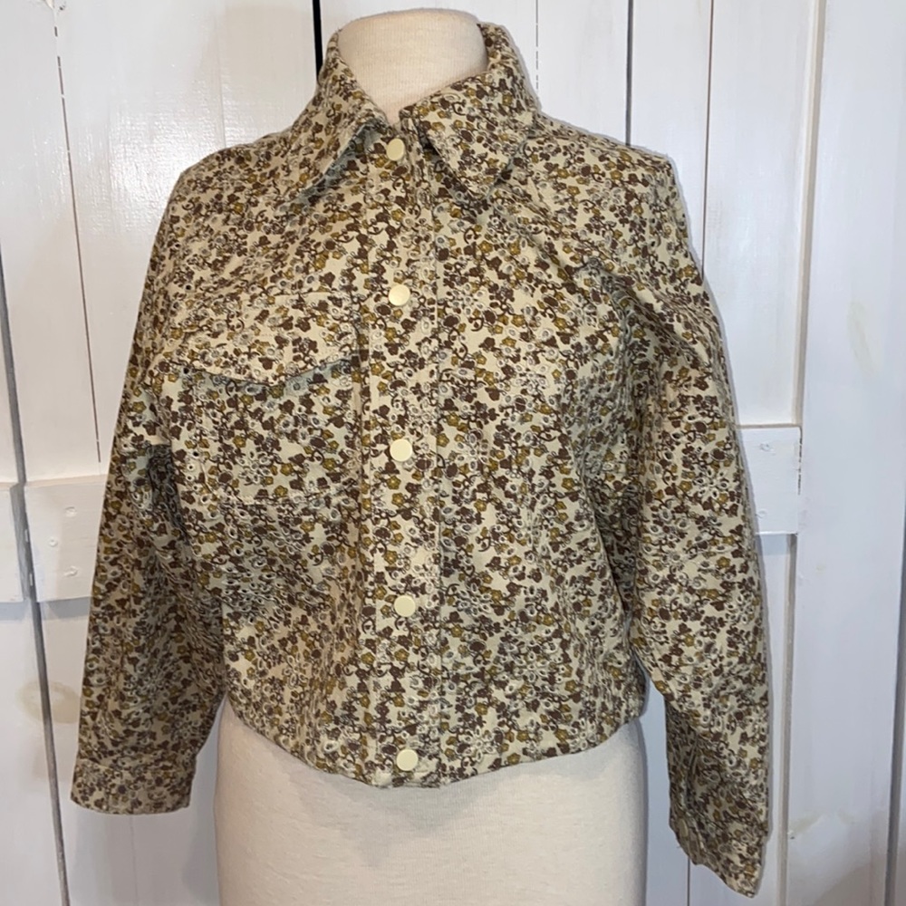 Solitaire Floral Eyelet Light Jacket - image 1